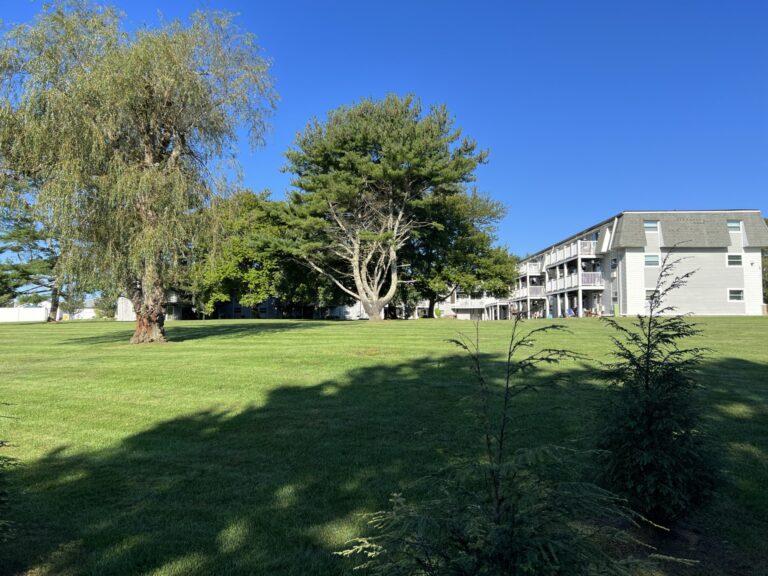 North Village Apt 205 – 354 South Pier Road, Narragansett RI – Newly Renovated 2-Bedroom with Generous Utilities Included Only $2500/Month!