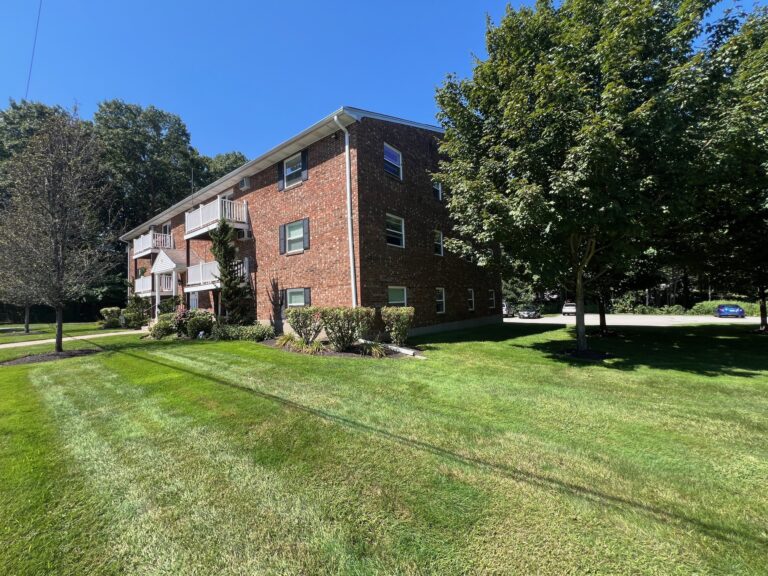 Lantern House, A12,North Smithfield RI    Completely Renovated 2/Bedroom with Stunning Kitchen and Generous Utilities Included! $2500/Month