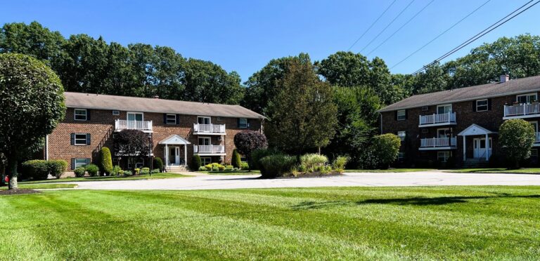 Lantern House, A12,North Smithfield RI    Completely Renovated 2/Bedroom with Stunning Kitchen and Generous Utilities Included! $2250/Month