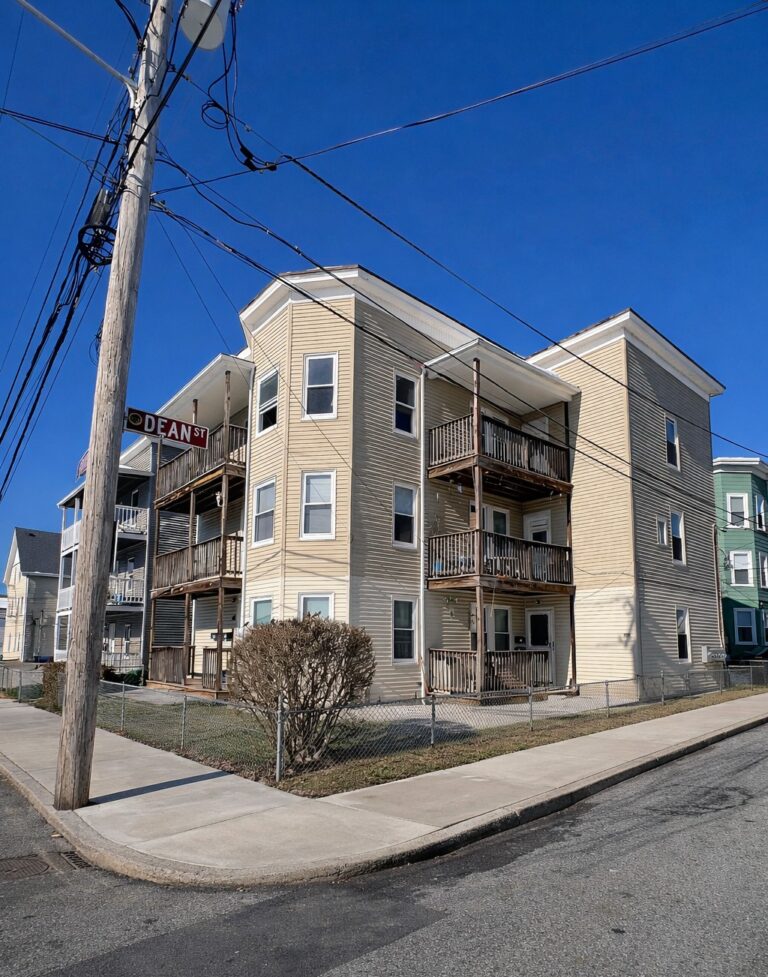 528 Privilege Street Apt 2F – Classic 1 bedroom in Quiet Neighborhood –  Rent Includes Heat- Only $950/Month