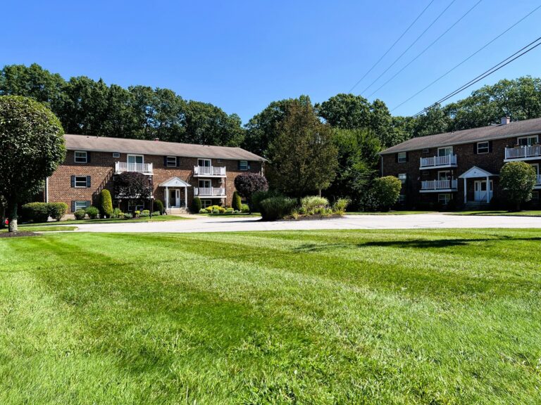 Lantern House, A12,North Smithfield RI    Completely Renovated 2/Bedroom with Stunning Kitchen and Generous Utilities Included! $2250/Month